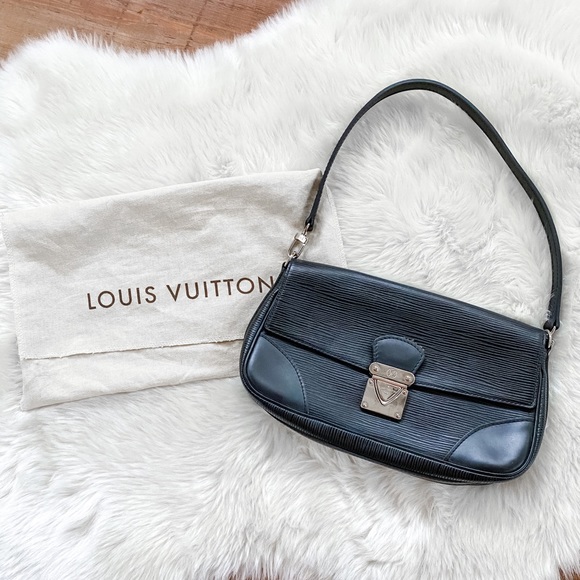 Epi Leather Lv shoulder bag